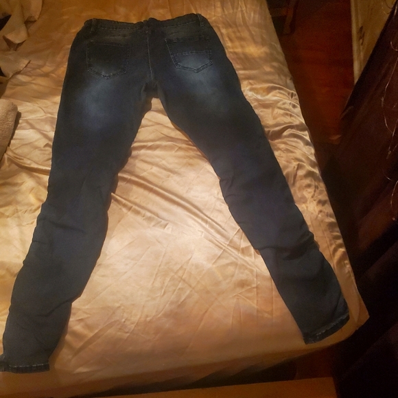 Fashion Nova Size 9 Ruched/Zippered/Distressed Skinny Blue Jeans - Picture 2 of 2